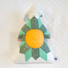 Load image into Gallery viewer, Vintage Quilt Tree Pillow